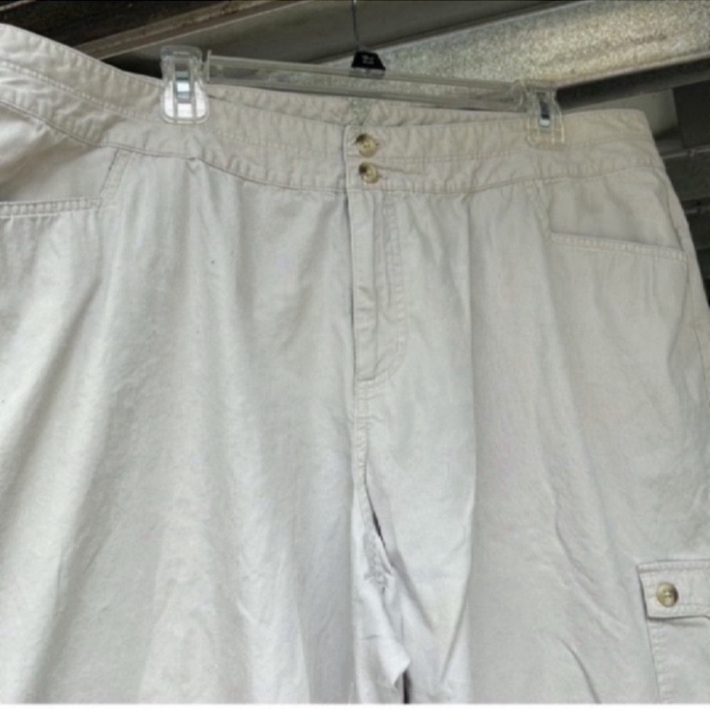 Columbia Light Tan Cargo Shorts - Picture 4 of 6